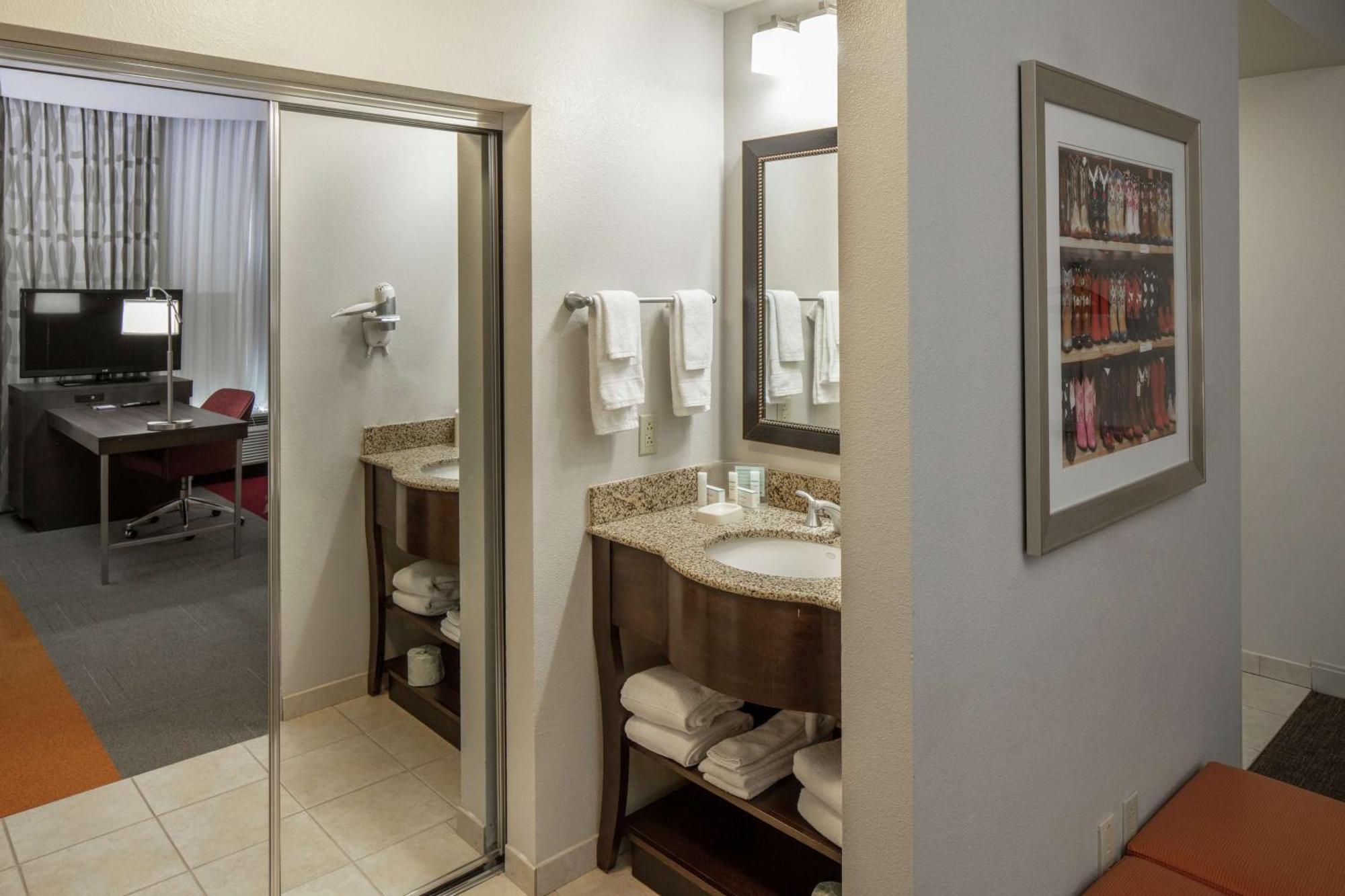 Hampton & Cedar Park-lakeline Hotel 3*